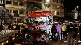 Giresun'da Trafik Kazası: Aynı Aileden 5 Kişi Hayatını Kaybetti