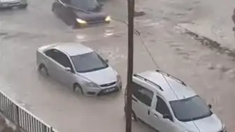 Hatay ve Osmaniye'de Sağanak Yağış: Caddeler ve Evler Su Altında Kaldı