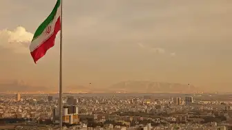 İran'dan ABD Hava Saldırısına Füzel Misilleme: Körfez'de Gerilim Tırmanıyor