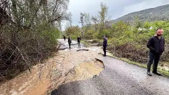 Karabük'te Sağanak ve Dolu Nedeniyle Su Baskınları: 3 Kişi Kurtarıldı