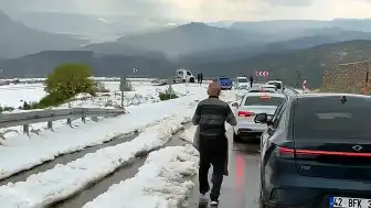 Karaman'da Ceviz Büyüklüğünde Dolu Yağışı Hayatı Olumsuz Etkiledi