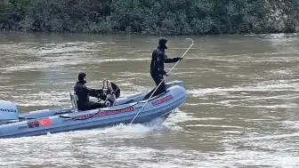 Kelkit Çayı'na Düşen İki Gencin Arama Çalışmaları Sürüyor