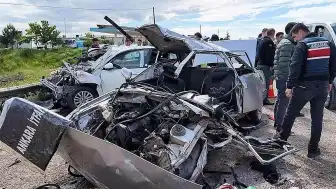 Kırıkkale'de Trafik Kazası: 3 Kişi Hayatını Kaybetti, 6 Kişi Yaralandı