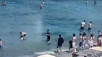 Kuşadası'nda Denizde Boğulma Tehlikesi Geçiren Turist Kurtarıldı