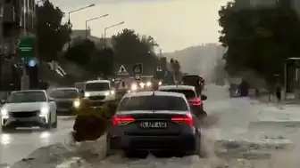 Lüleburgaz'da Şiddetli Sağanak Yağış Hayatı Felç Etti