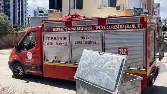 Mersin'de Spot Eşya Dükkanının Arkasında Çıkan Yangın Çevreyi Dumanla Kapladı
