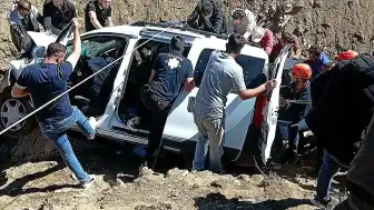 Muş'ta Çaya Düşen Otomobildeki Sürücü Yaralandı