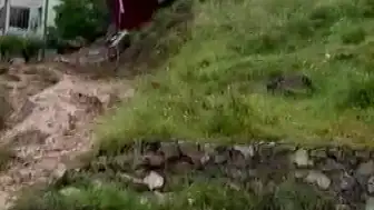 Osmaniye'de Sağanak Sonucu Prefabrik Ev Devrildi