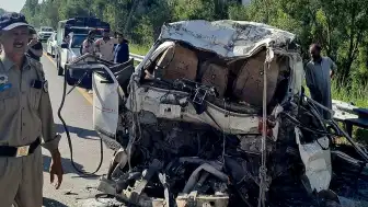 Pakistan'da Korkunç Kaza: 17 Kişi Hayatını Kaybetti