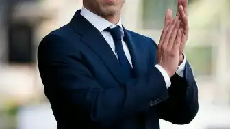 Peter Magyar Macaristan'da Başbakan Oldu