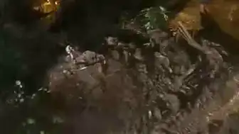 Rize'nin Ardeşen İlçesinde Heyelan Nedeniyle Köy Yolu Ulaşıma Kapandı