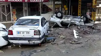 Samsun'da Sel Felaketi: Araçlar Sürüklendi, İş Yerleri Kullanılamaz Hale Geldi