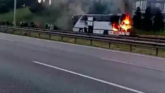 TEM Otoyolu'nda Yolcu Otobüsü Alev Aldı
