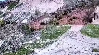Tokat'ta Toprak Kayması Güvenlik Kamerasına Yansıdı