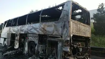 Tur Otobüsü Alev Aldı: 45 Kişi Kurtarıldı