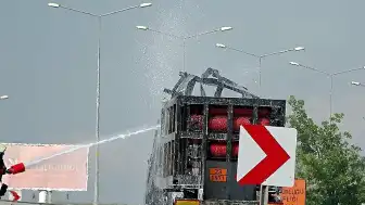 Aksaray'da TIR'da Çıkan Yangın Ormana Sıçradı