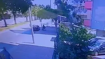 Antalya'da Bir Kadına Çocuğunun Gözü Önünde Saldırı: 5 Şüpheli Aranıyor