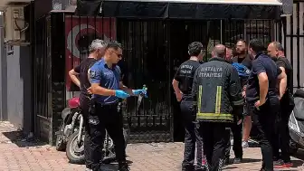 Antalya'da Kendini Yakma Girişimi: Bıçaklı Şahıs Ekipleri Hareketlendirdi