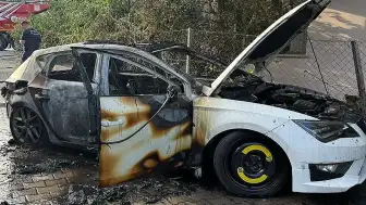 Antalya'da Seyir Halindeyken Alev Alan Otomobil Bahçe Duvarına Çarptı