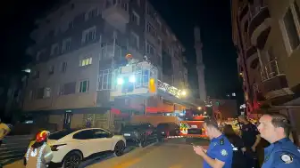 Avcılar'da Temel Kazısı Nedeniyle Tahliye Edilen Binada İncelemeler Sürüyor