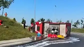 Bağcılar'da İtfaiye Aracı Devrildi: Trafik Durdu