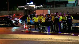 Bakırköy'de Motosikletin Aydınlatma Direğine Çarpması Sonucu 2 Kişi Yaşamını Yitirdi