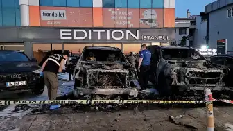 Bakırköy'de Oto Galeri Yangını: 50 Milyon TL'lik 4 Araç Kül Oldu, Kundaklama Şüphesi Araştırılıyor