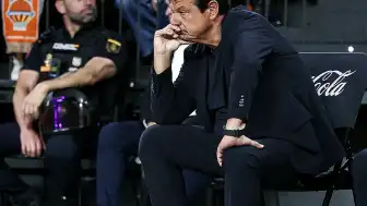 Ergin Ataman Hakem Kararlarına Tepki Göstererek Toplantıyı Terk Etti