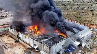 Gaziantep'te Tekstil Fabrikasında Yangın: Söndürme Çalışmaları Devam Ediyor