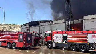 Gaziantep'teki Tekstil Fabrikasında Yangın: Müdahale Devam Ediyor
