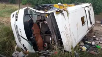 Isparta'da Tur Otobüsü Şarampole Devrildi: 4 Ölü, 15 Yaralı