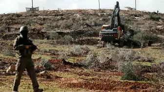 İsrail İşgalciler Batı Şeria'da Su Hattını Tahrip Etti