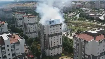 İstanbul Atakent'te Çok Katlı Binada Yangın: 10 Yaralı