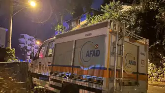 Kocaeli'de Tavandan Sıva Düşen Evdeki 5 Kişi Tahliye Edildi
