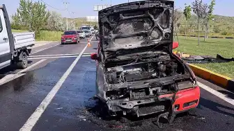 Nevşehir'de Seyir Halindeki Otomobil Alev Aldı