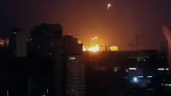 Rusya'dan Kiev'e Hava Saldırısı: Siviller Metro İstasyonlarına Sığındı