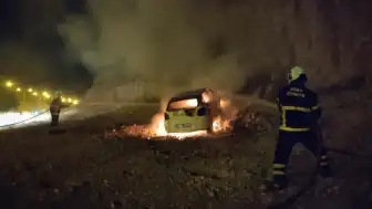 Siirt-Kurtalan Kara Yolunda Seyir Halindeki Otomobil Yangın Çıktı