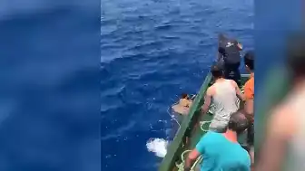 Türk Balıkçılar Malta Açıklarında 48 Göçmeni Kurtardı
