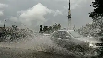 Türkiye Genelinde Sağanak Yağış Bekleniyor, Bazı Bölgelerde Dikkatli Olunmalı