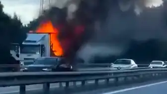 Anadolu Otoyolu'nda Kargo Kamyonu Yangını: Trafik Kontrollü Sağlandı