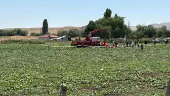 Ankara Sincan'da Düşen Eğitim Helikopterinin Enkazı Vinçle Kaldırıldı