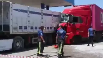 Arı Sokması Sonucu Kontrolden Çıkan TIR Akaryakıt İstasyonuna Daldı: 1 Yaralı