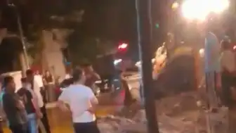 Avcılar'da İş Makinesinin Boruyu Delmesiyle 4 Mahalle Susuz Kaldı