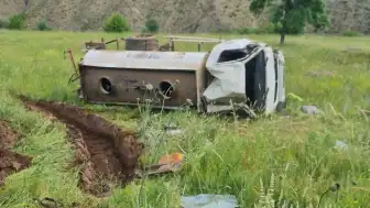 Bingöl Karlıova'da su tankerinin şarampole devrilmesi sonucu 1 kişi hayatını kaybetti