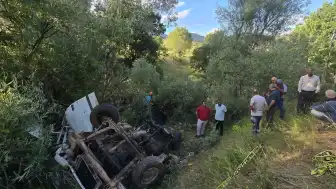 Bingöl Yayladere'de Kamyonetin Uçuruma Yuvarlanması Sonucu 3 Kişi Yaşamını Yitirdi