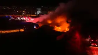 Bursa Yıldırım'daki Geri Dönüşüm Tesisinde Çıkan Yangın Havadan Görüntülendi