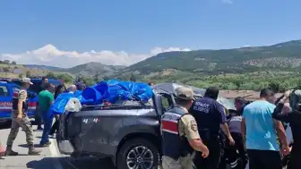 Erzincan'da Kamyonetin Devrilmesi Sonucu 1 Kişi Yaşamını Yitirdi, 3 Kişi Yaralandı