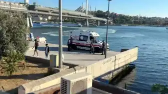 Haliç'te Tekne Kazası: Köprü Ayağına Çarpan Tekneden Düşen Personelin Cansız Bedenine Ulaşıldı
