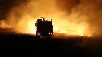 Iğdır'da Rüzgarın Etkisiyle Genişleyen Anız Yangını Kontrol Altına Alındı