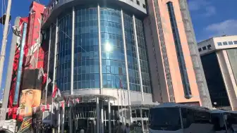 İş Adamı T.K.'dan İddia: İzmit Belediye Başkanı F.K.H.'ye 3 Kilo Altın Verdiğini Söyledi